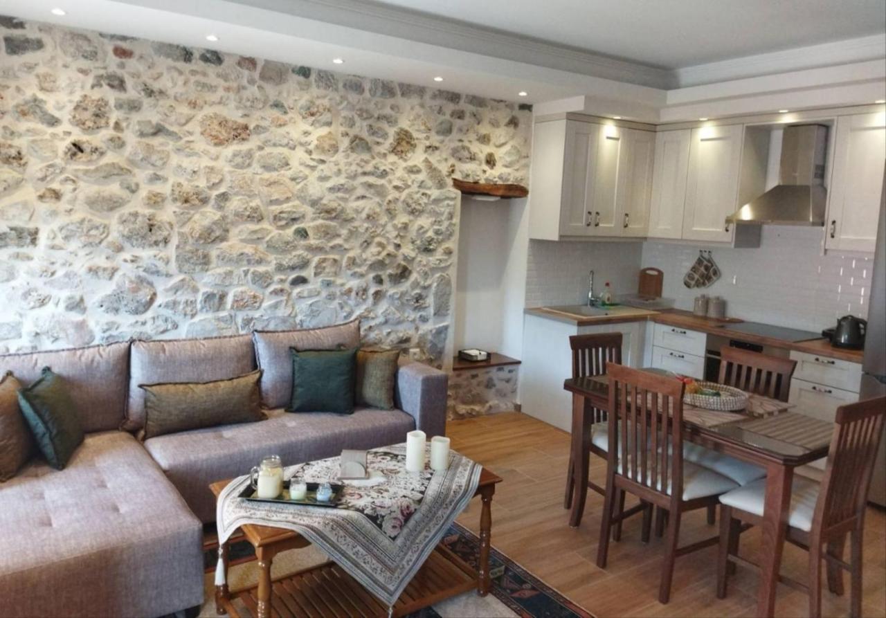 Tsolakis Luxury House Villa Leonidio Exterior photo